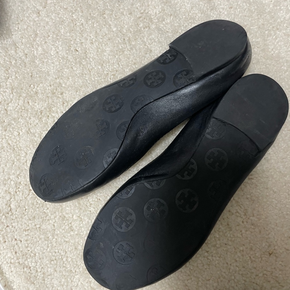 Tory burch ballerina flats. Used. See pictures for details.